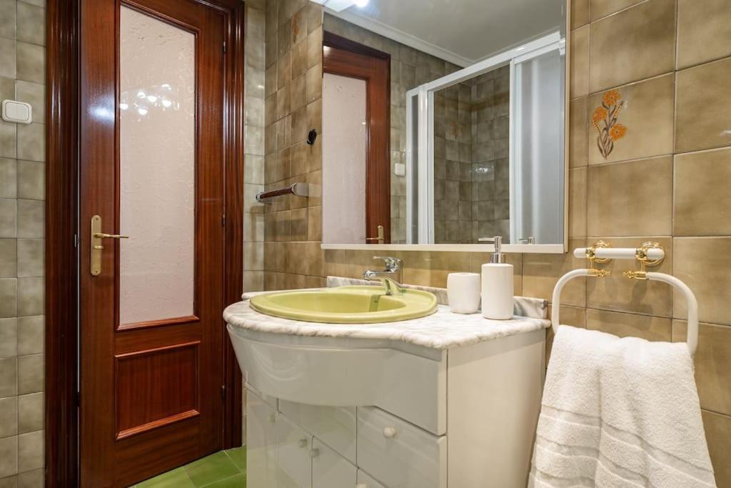 Apartamento Trisquel Gijón Exteriör bild
