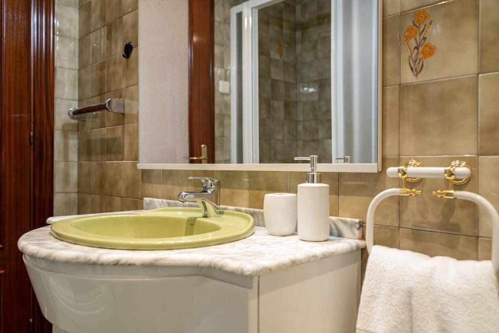 Apartamento Trisquel Gijón Exteriör bild